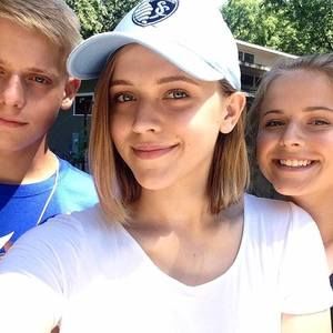 Meet your Posher, Caroline